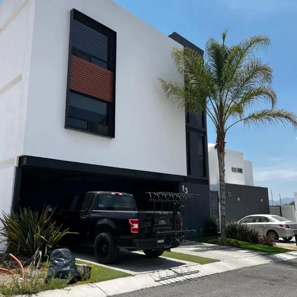 VENTA CASA EN FRACCIONAMIENTO REAL DEL BOSQUE, CORREGIDORA VENTA CASA EN FRACCIONAMIENTO REAL DEL BOSQUE, CORREGIDORA