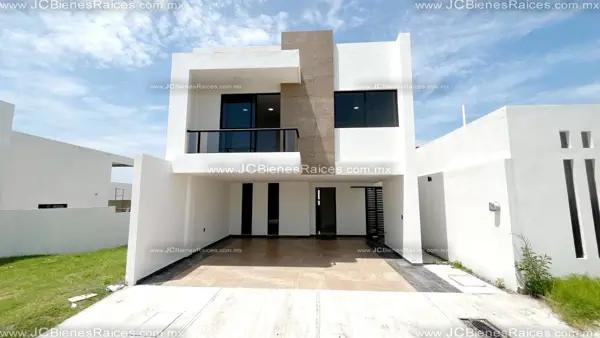 ¡Lujo y seguridad! Casa con Roof Garden y Casa Club en la Riviera Veracruzana.