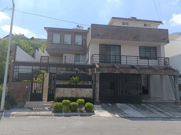 Renta de casa amueblada y sin amueblar con alberca en Cumbres 2do Sector Mty N.L Renta de casa amueblada y sin amueblar con alberca en Cumbres 2do Sector Mty N.L
