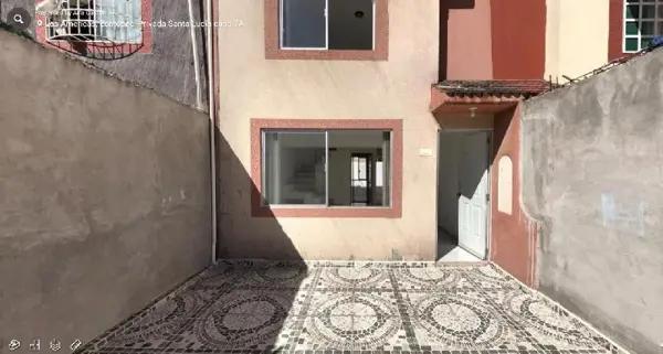 Casa en Renta en Privada Las Américas, Ecatepec: 3 Recámaras, Jardín y Portón Eléctrico