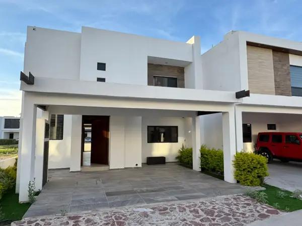 Casa en venta en Altozano la Nueva Laguna