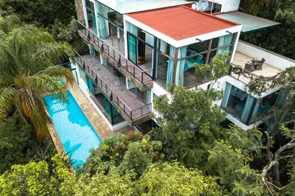 Casa en venta en Malinalco: Espaciosa propiedad con excelente ubicación y múltiples comodidades