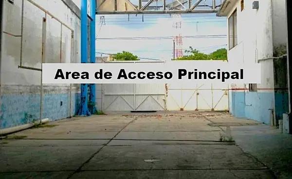Terreno Comercial sobre av. Cuautemoc, lado sombra con oficinas en 2 niveles