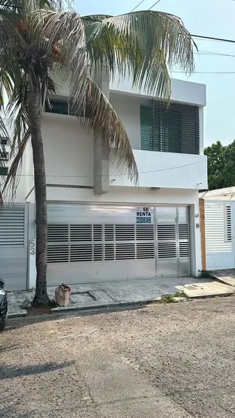 Casa en Renta: 3 Recámaras en Boca del Río, Cerca de Plaza Américas