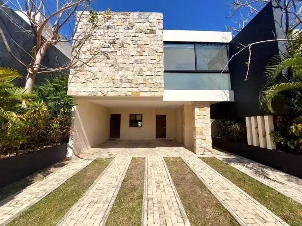 | Amplia y hermosa casa en Cabo Norte, con jardín y piscina |