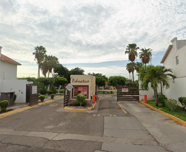 Casa en condominio en venta en Valle Alto, Culiacán, Sinaloa - Espaciosa y bien ubicada