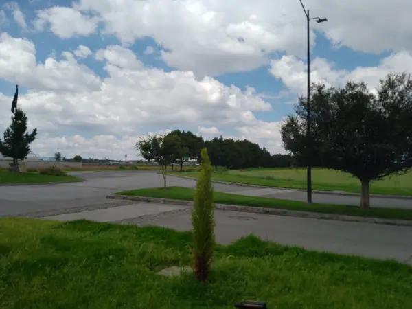 Terreno mide 280m2 Terreno mide 280m2