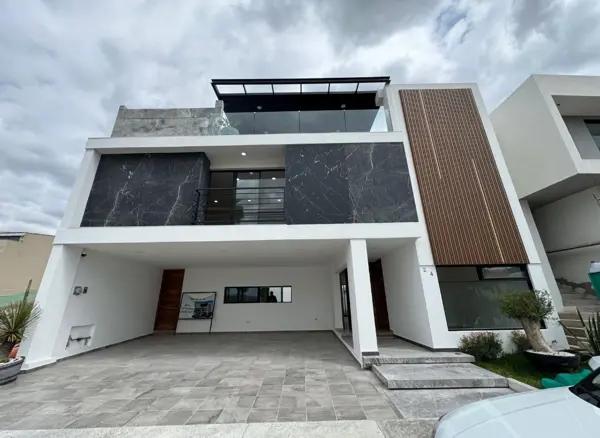 RESIDENCIA DE LUJO EN GRAN RESERVA CON VISTA A LOS VOLCANES