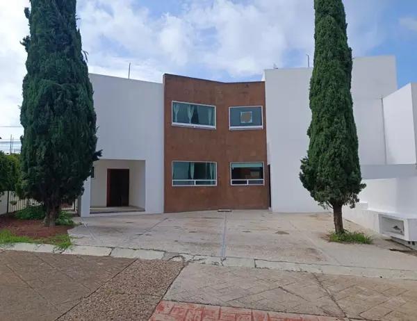 Casa en Cipreses (zona vista real)