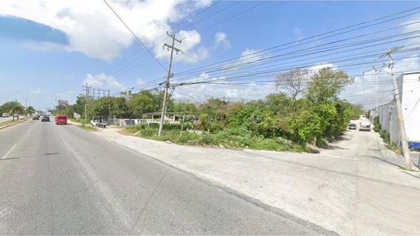 Terreno Blvd Colosio Cancun.  En venta