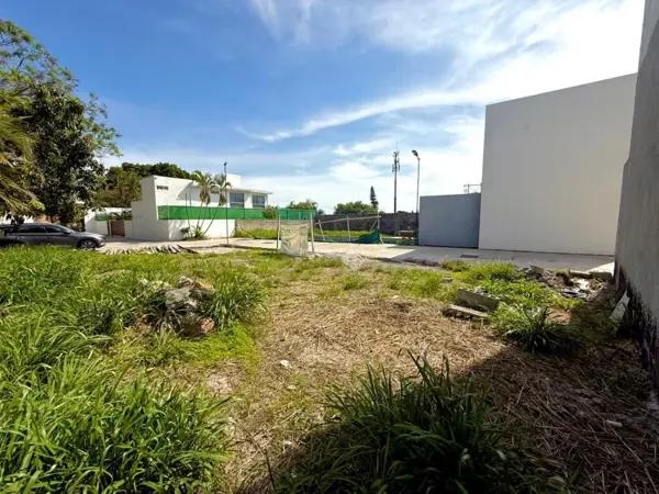 Terreno en venta en Lomas de Cuernavaca .
