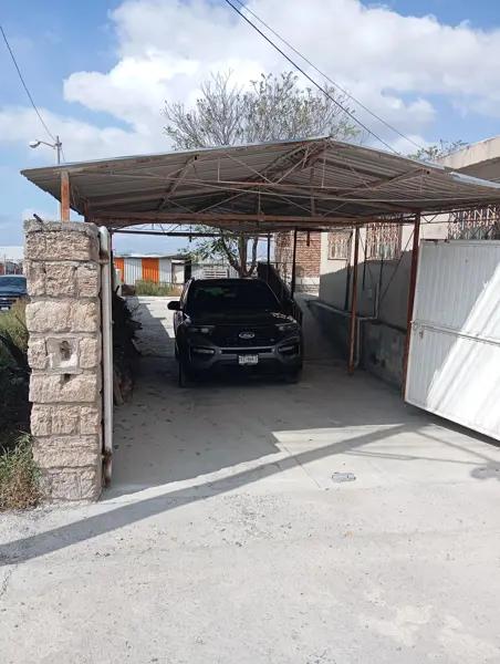 Casa que se renta para local comercial sobre Fundadores