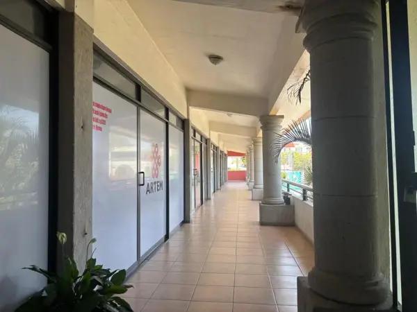 Local ubicado en plaza comercial ubicado en Cuernavaca.