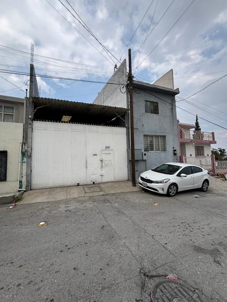 Bodega- Taller en cerro del pueblo