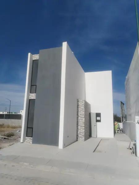 COLINAS DEL VALLE  CASA EN VENTA AL ORIENTE DE TRC