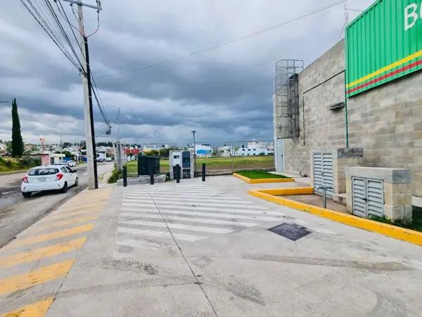 RENTA TERRENO A UN LADO DE BODEGA AURRERA A $30 X M2 CON SUPERFICIE DE 2,253 M2, ZONA CUAUTLANCINGO