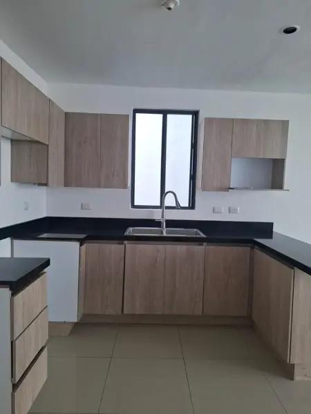 Venta de Casa en Comunidad Cerrada, Cumbres, García Venta de Casa en Comunidad Cerrada, Cumbres, García