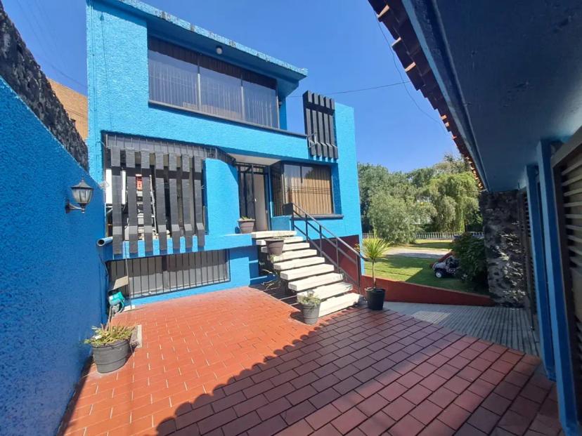 Foto 0 de Casa en venta en Sta. Ursula Xitla, Tlalpan, CDMX con amplio estacionamiento | Id nn-on1000131