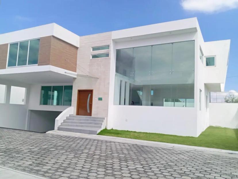 Foto 0 de Casa en Renta o Venta dentro de privada a un costado de Town Square | Id nn-ro1000147