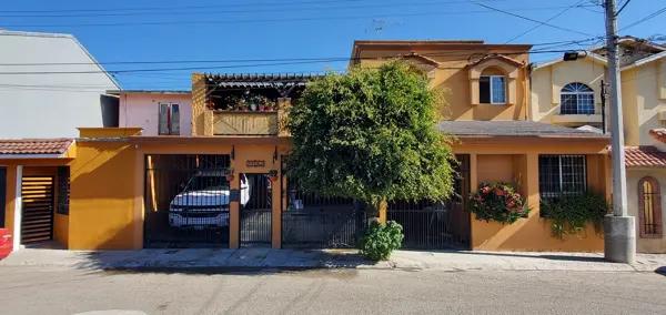 EN VENTA CASA AMPLIA EN VILLA FONTANA TIJUANA 6 RECS, 2 SALAS, SALON DE JUEGOS,  +310 MT2 DE CONSTRU