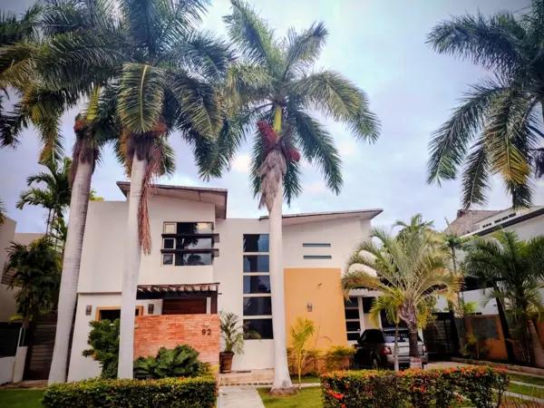 HERMOSA CASA EN VENTA / RENTA UBICADA EN NUEVO VALLARTA NAYARIT