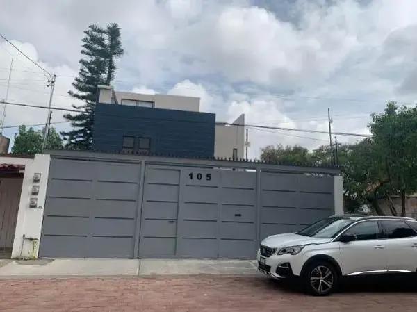 RENTA EDIFICIO COMERCIAL CON SALÓN DE CAPACITACIONES EN COLINAS DEL CIMATARIO, QRO. VR14A