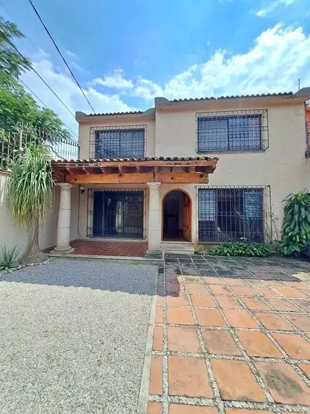 Casa en renta en Lomas de Cortés ??
