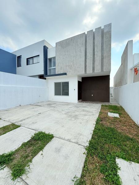 CASA EN VENTA EN LOMAS DE LA RIOJA