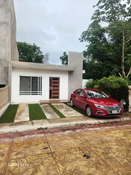 Casa en Renta en Puerto Morelos: Residencial Privada con Amenidades