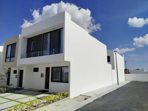 CASA EN VENTA EN ZIRE EL MARQUES ZAKIA