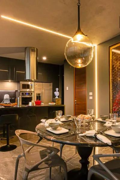 HERMOSO DEPARTAMENTO EN LA TORRE MAS ELEGANTE Y CON LA VISTA MAS ESPECTACULAR DEL BAJIO, CON AMENIDA