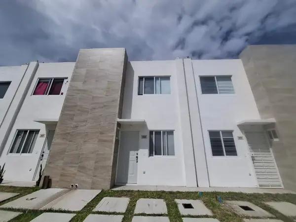 Casa en Renta en Los Héroes Veracruz con Cocina Integral y Alberca