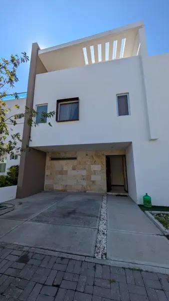 CASA EN RENTA ZEN HOUSE