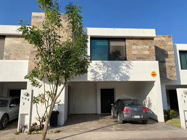 MAGNIFICA CASA EN VENTA EN PRIVADA NOVARA FRACC CATARA VILLA DE POZOS SLP