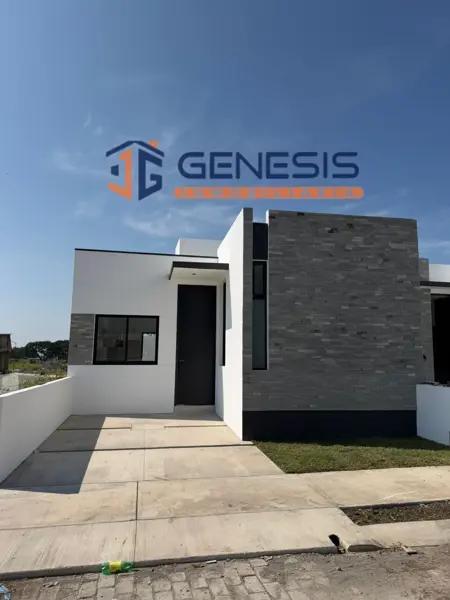Casa en venta en Villa de Álvarez con jardín y área de juegos