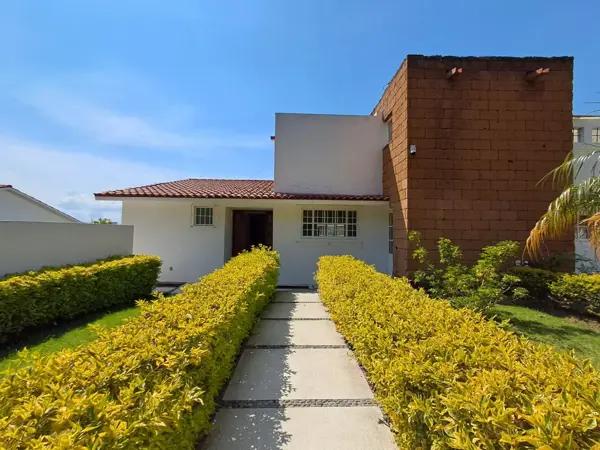CASA EN VENTA Y EN RENTA MENSUAL EN EL CLUB DE GOLF GRAN RESERVA