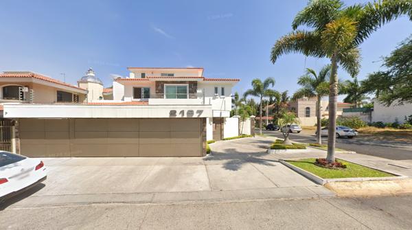 Casa en venta en Bugambilias, Zapopan, Jalisco