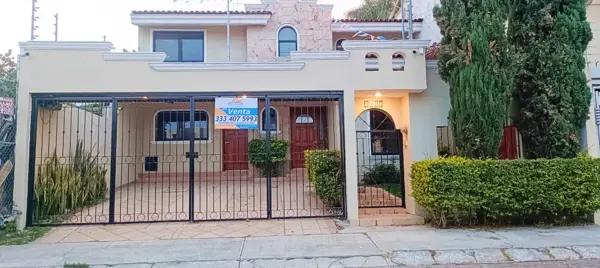 casa en Venta recien detallada, sobre tranquila y amplia calle cerrada en el Cerro del Tesoro reside casa en Venta recien detallada, sobre tranquila y amplia calle cerrada en el Cerro del Tesoro reside