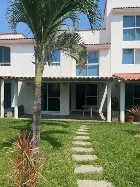 Villa con club de playa