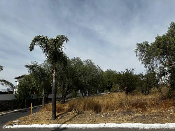 Terreno en esquina plano en Vista Real, Querétaro