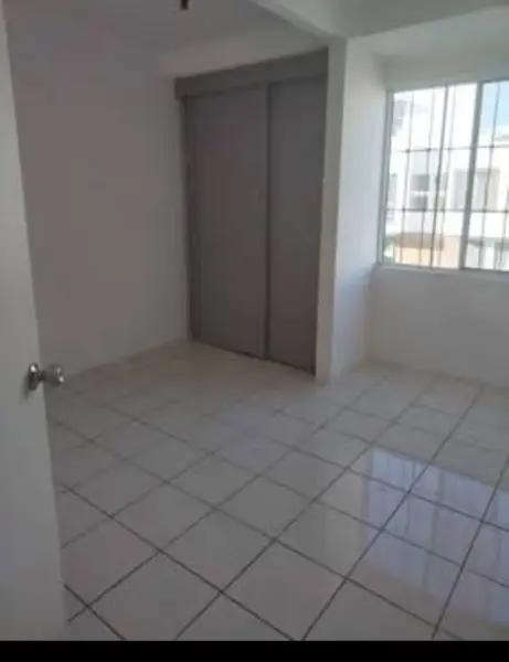 Casa en renta dentro de fraccionamiento
