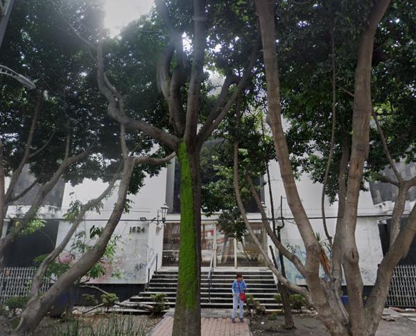 Local Comercial en Venta en Avenida Insurgentes Sur, Crédito Constructor, Ciudad de México