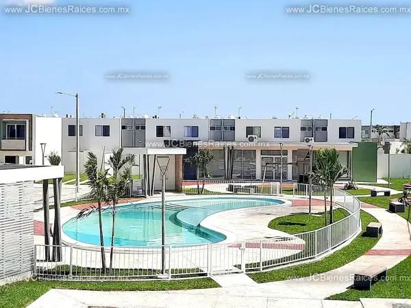 ¡Casa con Alberca y Acceso Controlado! Cerca de Boca del Río. ¡Fovissste sí!