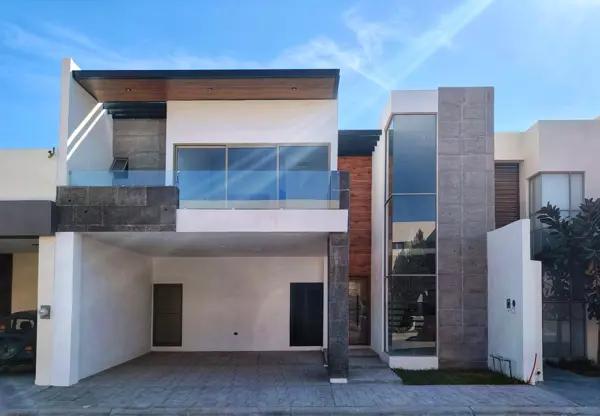 Casa en venta primer sector de Viñedos con recamara en planta baja doble altura . Casa en venta primer sector de Viñedos con recamara en planta baja doble altura .