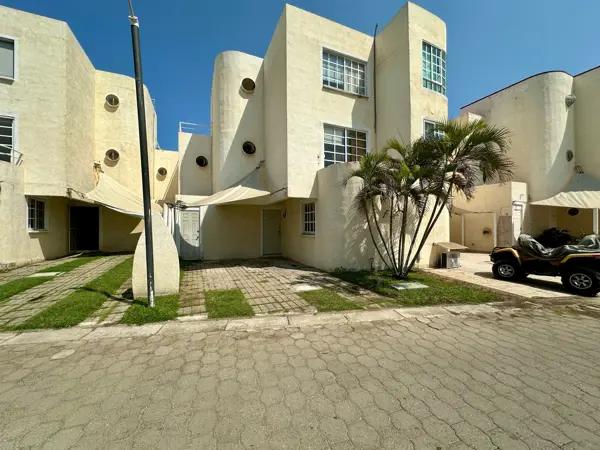 Casa en Acapulco Diamante Puente del mar a solo 100 mt de la playa con 4 recamaras y amenidades