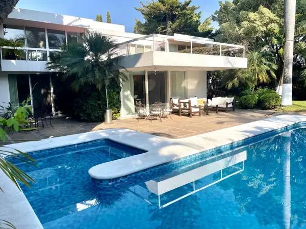 VENTA Excelente residencia ubicada en zona norte de Cuernavaca