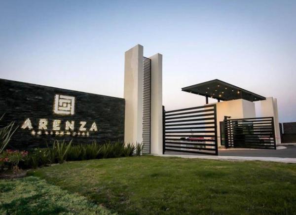 Remate de casa en El Marques. Arenza Residencial, Qro.