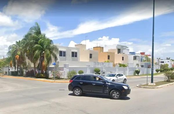 Se Vende Casa de Recuperación Bancaria en Paseo de Baleares, Benito Juárez, Cancún Mérida