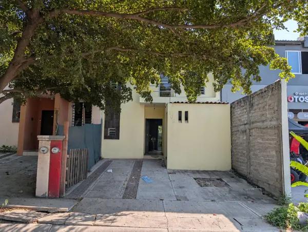 Casa 2 Recamaras, 1 1/2 baños, Fraccionamiento Los Olivos, Villa de Alvaez, Colima.