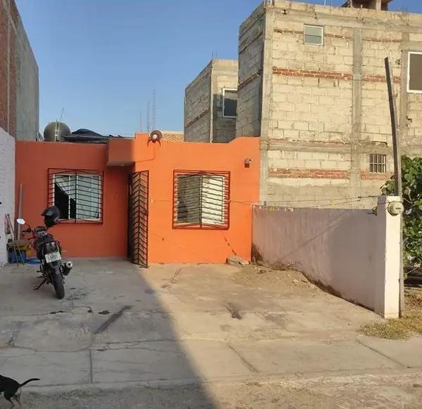 Casa en Venta en Andador Júpiter #2 de Autlán de Navarro - Rubén Michel Anguiano Tel. 3171212139.